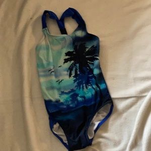 Girls swimsuit